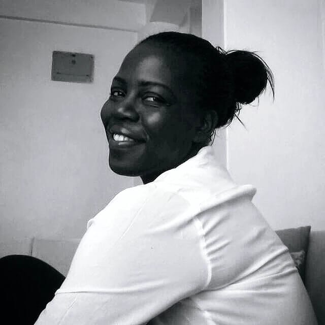 Kenyan Artist Emily Odongo has worked with Almasi Art Agency and currently shows at the Agency’s space in Diani.